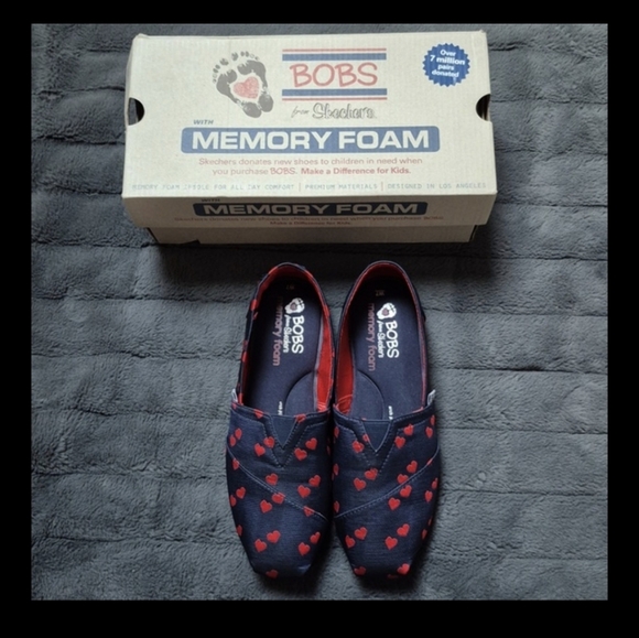 Heart Printed Size 7 BOBS from Skechers Slip-Ons W Memory Foam! NWT! - Picture 8 of 8